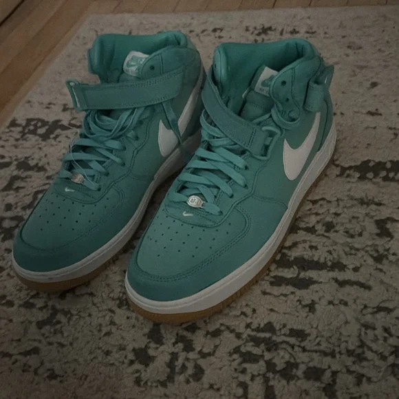 Nike High-Top Sneakers in Aqua and White